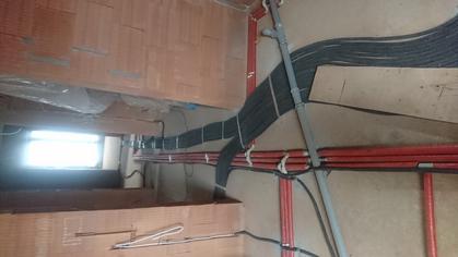 Nowa instalacja domu jednorodzinnego prowadzona podłogą 5